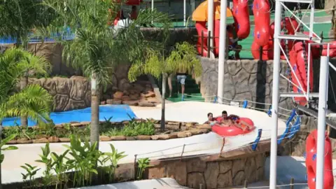 Toboágua em S atração para família no Thermas dos Laranjais