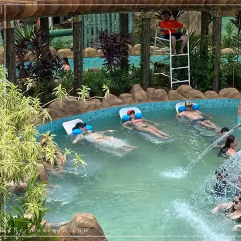thermas-e-cia-imagem-galeria-hidroterapia-atracao-para-relaxar-no-thermas-dos-laranjais-6897a8fc05204_1.webp