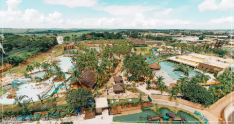 Hospedagem Hot Beach Resort em Olímpia SP