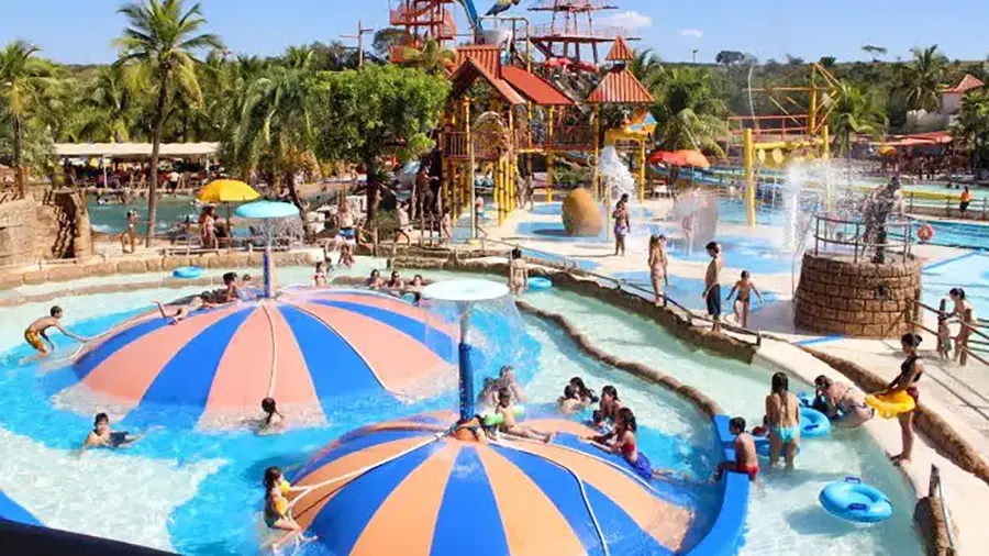 Imagem destauente: Prepare-se para muita adrenalina na Bolha Infantil do Thermas dos Laranjais, uma experi&ecirc;ncia emocionante para a galerinha!