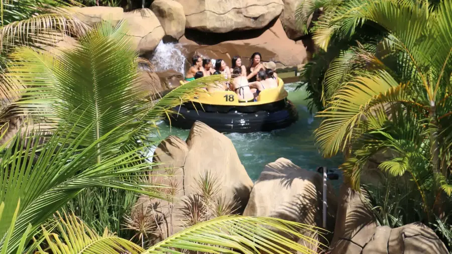 Imagem destauente: Explore as emocionantes &aacute;guas do Rio Selvagem e embarque em uma jornada repleta de aventuras aqu&aacute;ticas!